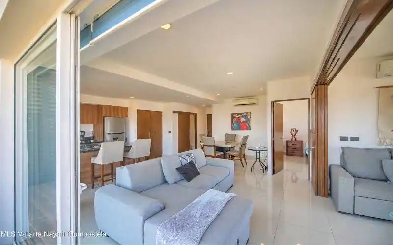 SOHO SKIES 703 LOW-20