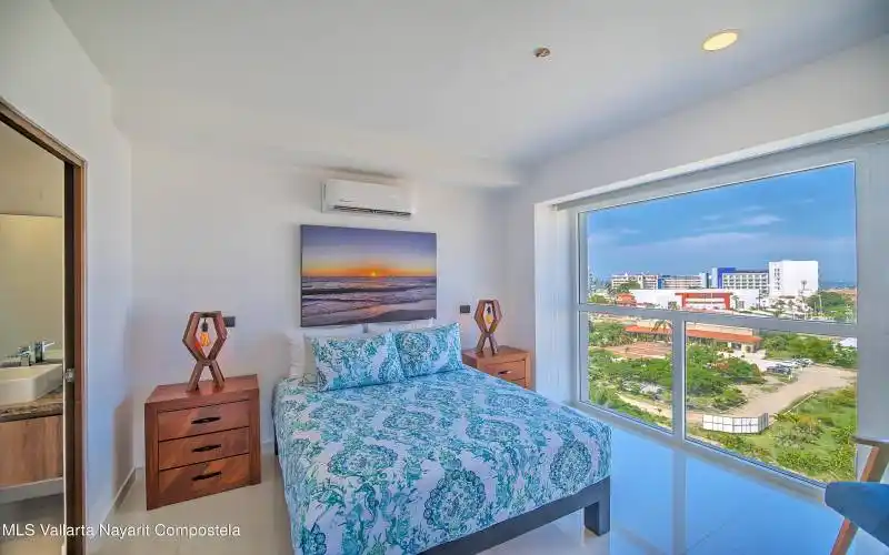 SOHO SKIES 703 LOW-21