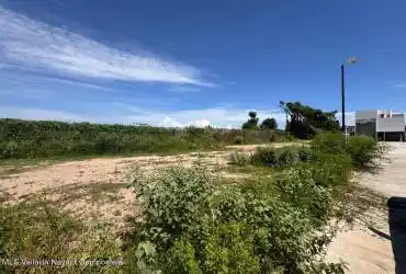 TERRENO EN VILLAS DEL PRADO