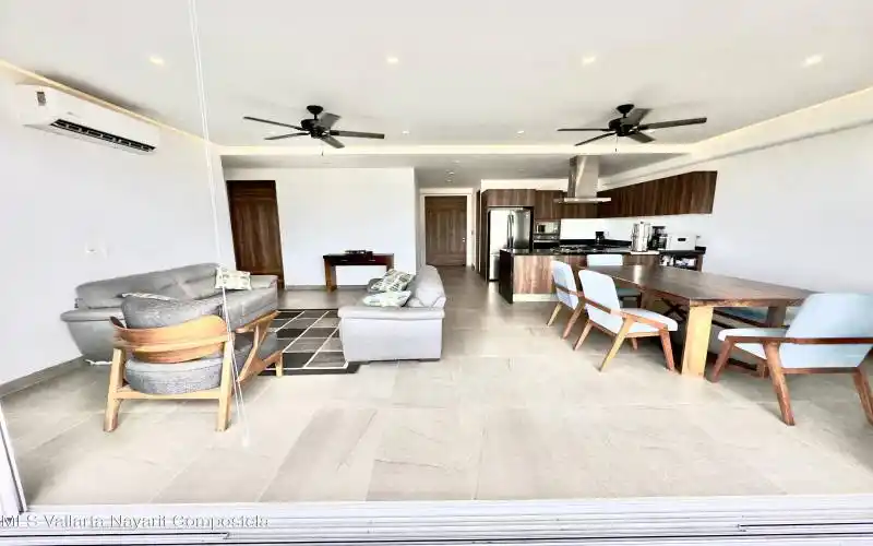 living area 4