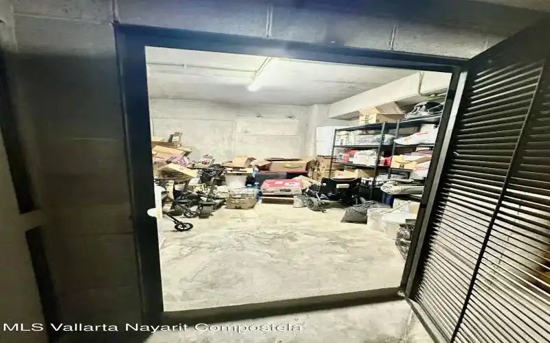 deeded storage bodega