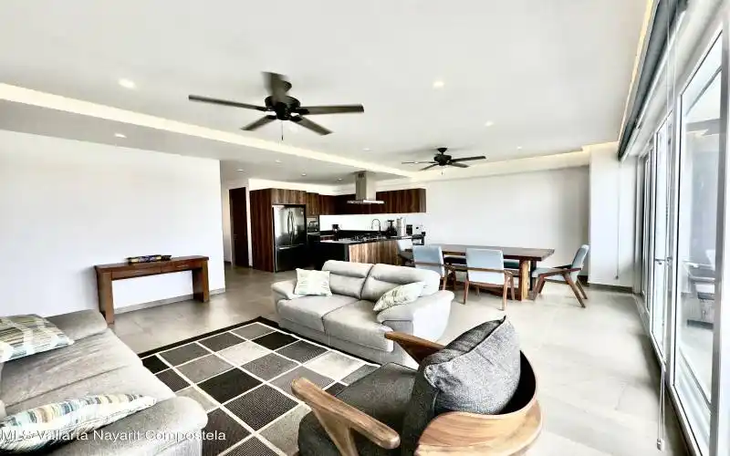 living area 2