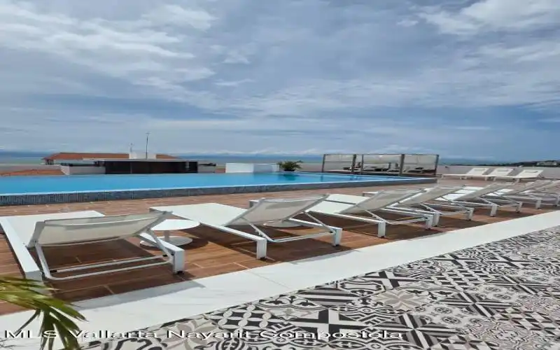 FOTO 15-Roof top lounge area