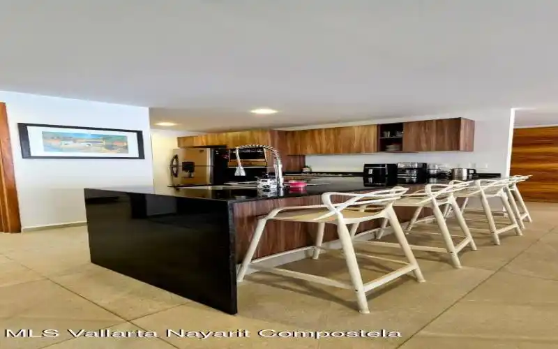 FOtO 3-Kitchen Granite Counter