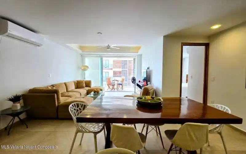 FOTO 4-Dinning Area
