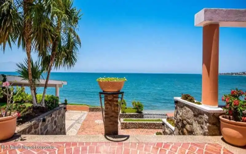 MACETA HACIA PLAYA 305