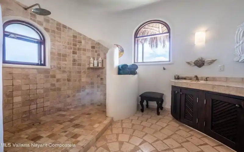 Bathroom 2JPG