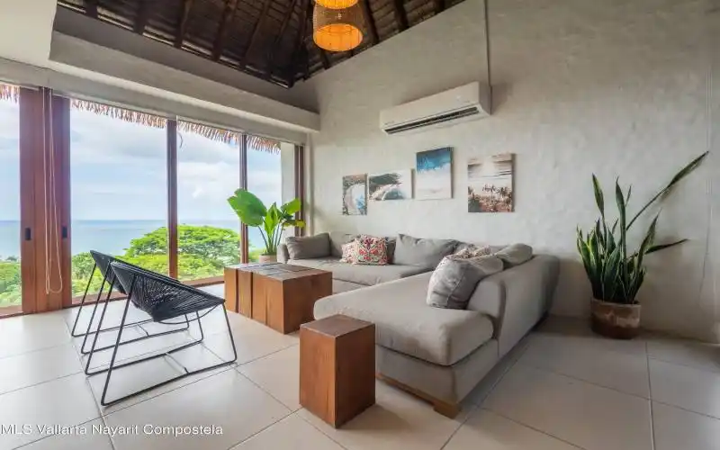 R-Living Room View