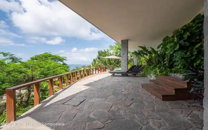 pool area seating (1)
