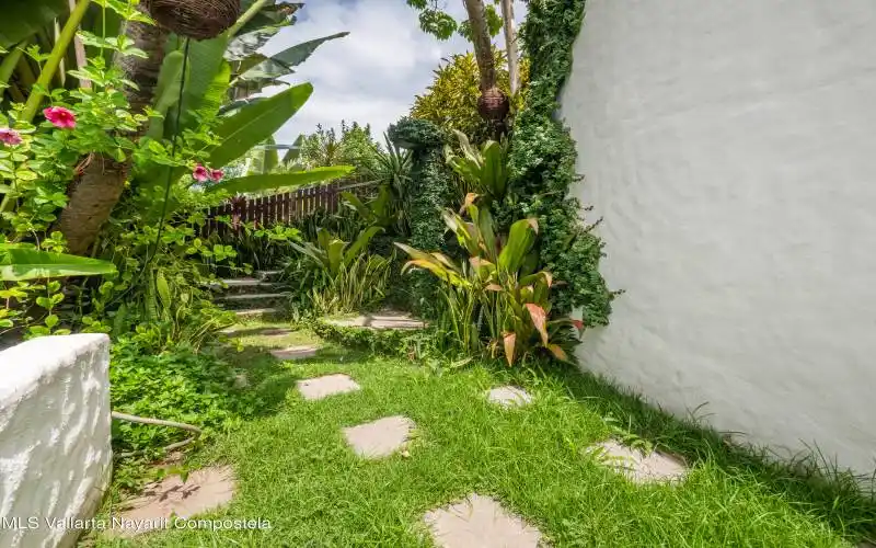 location w proximity to ocean (1)