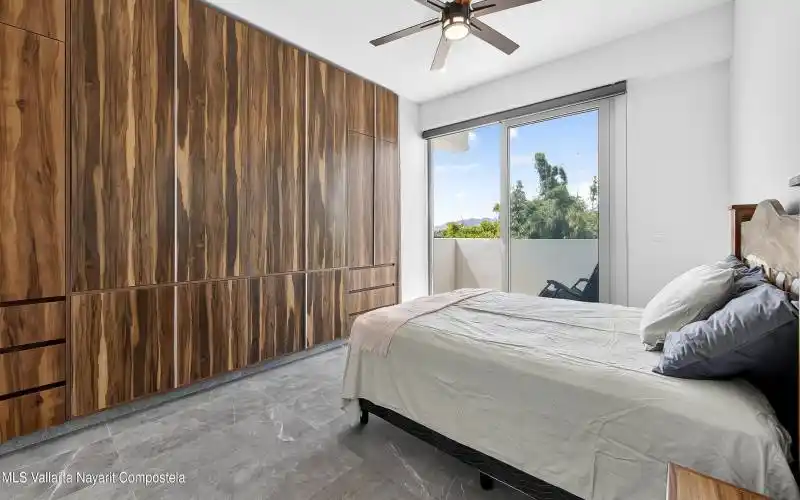 20.LOCK OFF BEDROOM CLOSET