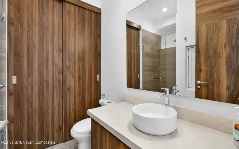24.THIRD BATHROOM