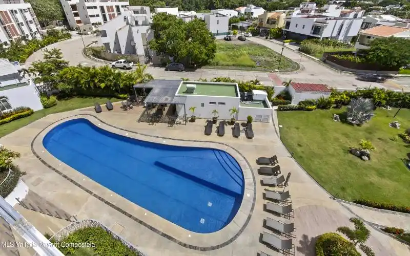 29.POOL AND GARDEN OVERVIEW