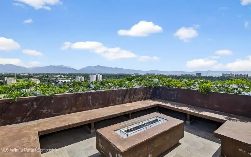 31.FIREPIT ROOFTOP