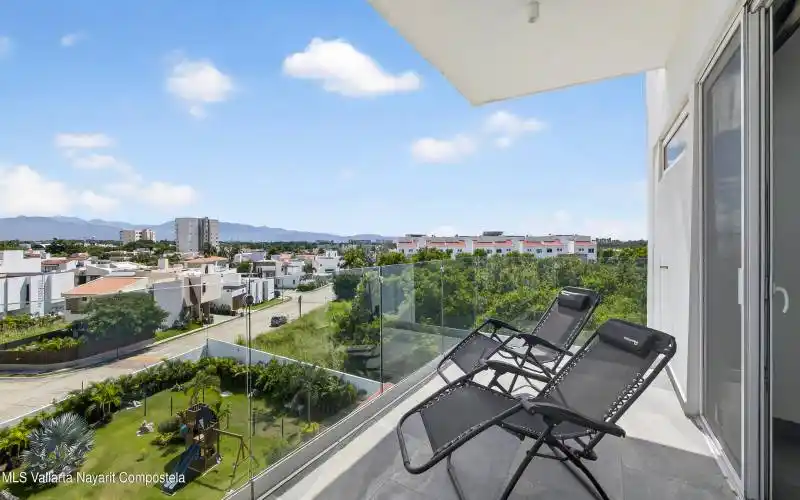 3.CORNER BALCONY VIEW