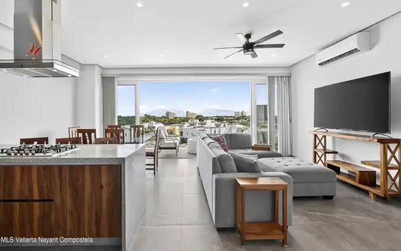 4.DINING AND LIVING ROOM VIEW