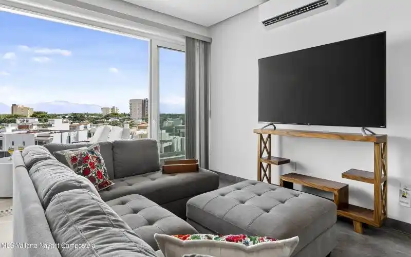 8.LIVING ROOM VIEW