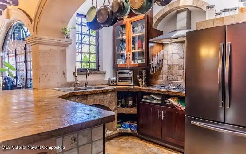 Loft 2 kitchen-min