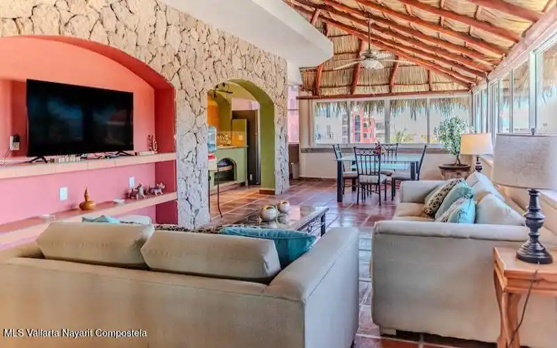Loft 2 upper Living -min