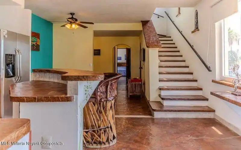 Loft 1 Kithen_Stairs-min