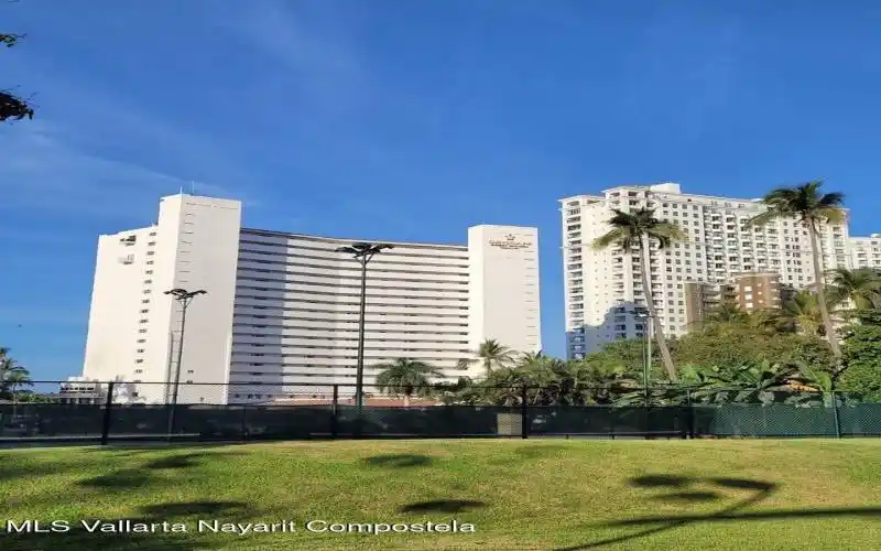 Torre Condomar 731 facade