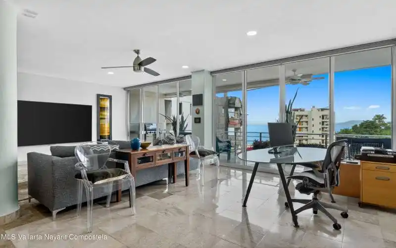 Open Living Area - Area abierta