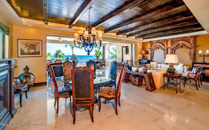 9 DR-LR-Grand Patio-Ocean