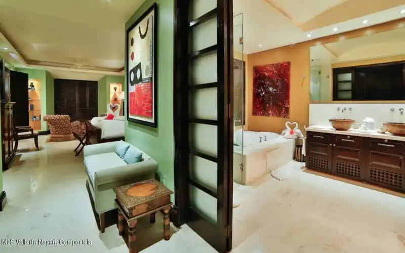 17 Master Suite & Mastser Bath