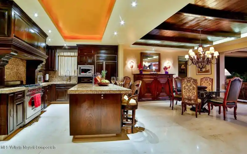 12 Kitechn & Dining Room