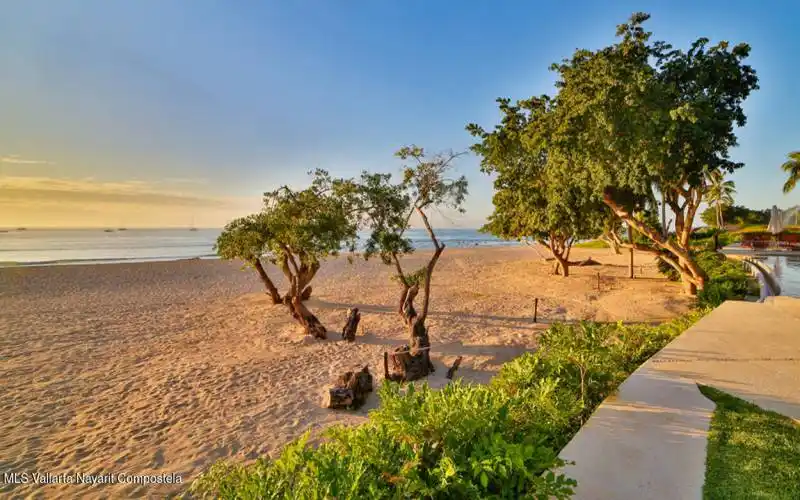 7 HDM206 Beach