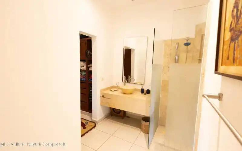 full bathroom
