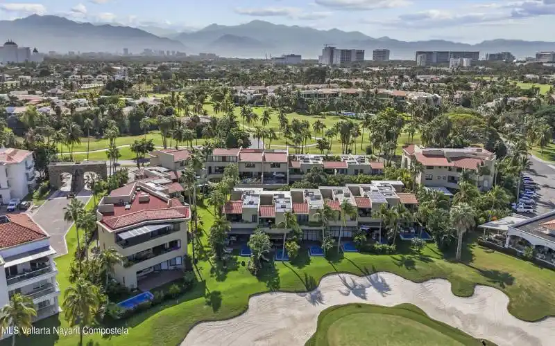 DJI_20251112003300_0008_D