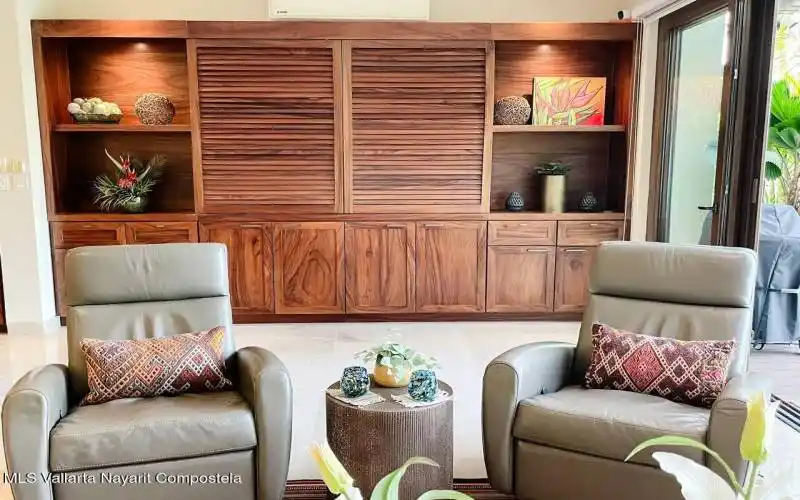 f1b83552-ec8a-498d-b9ca-0aa68dc76d6a