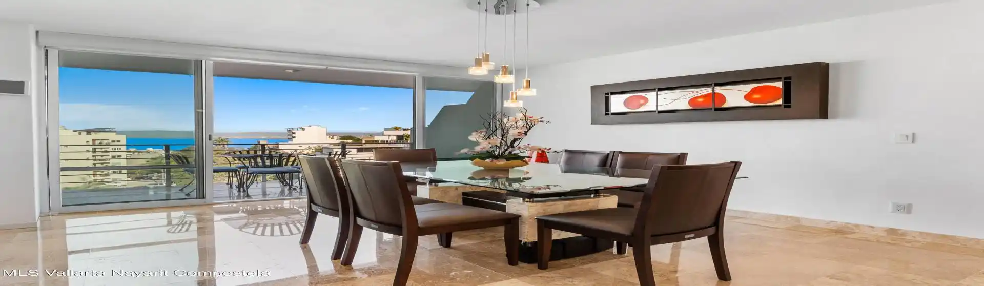 Dinning room with ocean view