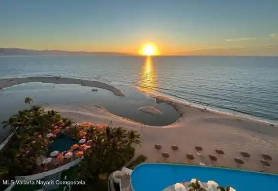 2485 bvd Francisco Medina Ascencio, Puerto Vallarta, JALISCO, 3 Bedrooms Bedrooms, 0 ,3.5 BathroomsBathrooms,Condo,For Sale,bvd Francisco Medina Ascencio,0,42369