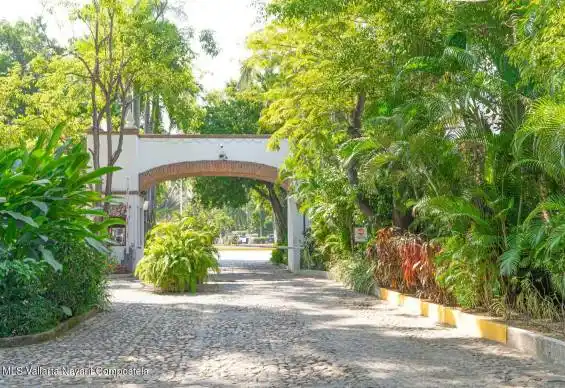 2284 Blvd. Fco. Medina Ascencio, Puerto Vallarta, JALISCO, 2 Bedrooms Bedrooms, 0 ,2 BathroomsBathrooms,Condo,For Sale,Blvd. Fco. Medina Ascencio,0,42987
