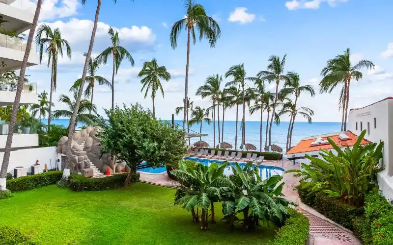 Pool/beach