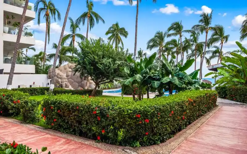 032_Brisas Vallarta 103 GardenPool a